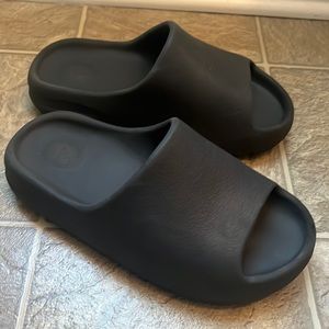 Black Yeezy Slides 7 Youth Authentic